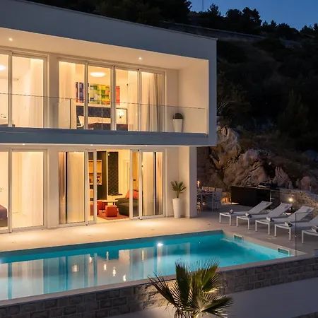 Adria View With Heated Pool I Vila *