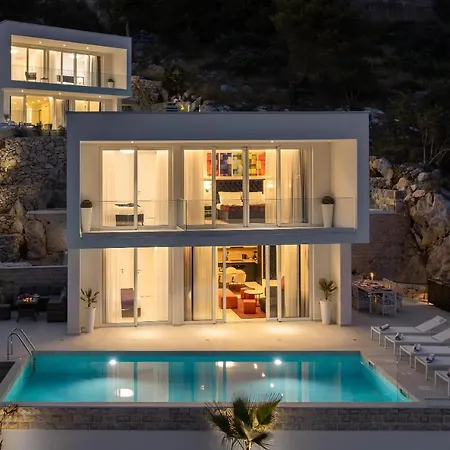 Adria View With Heated Pool I Vila Trogir
