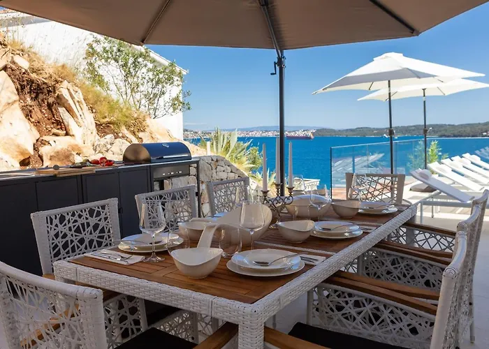 Adria View With Heated Pool I 빌라