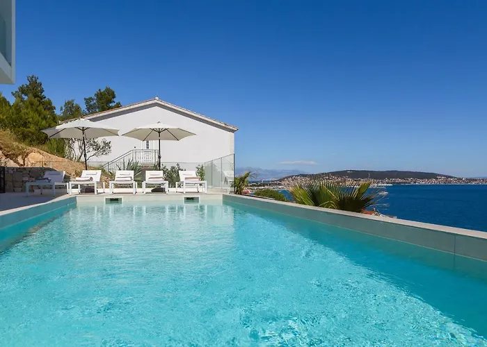 Vila Adria View With Heated Pool I *